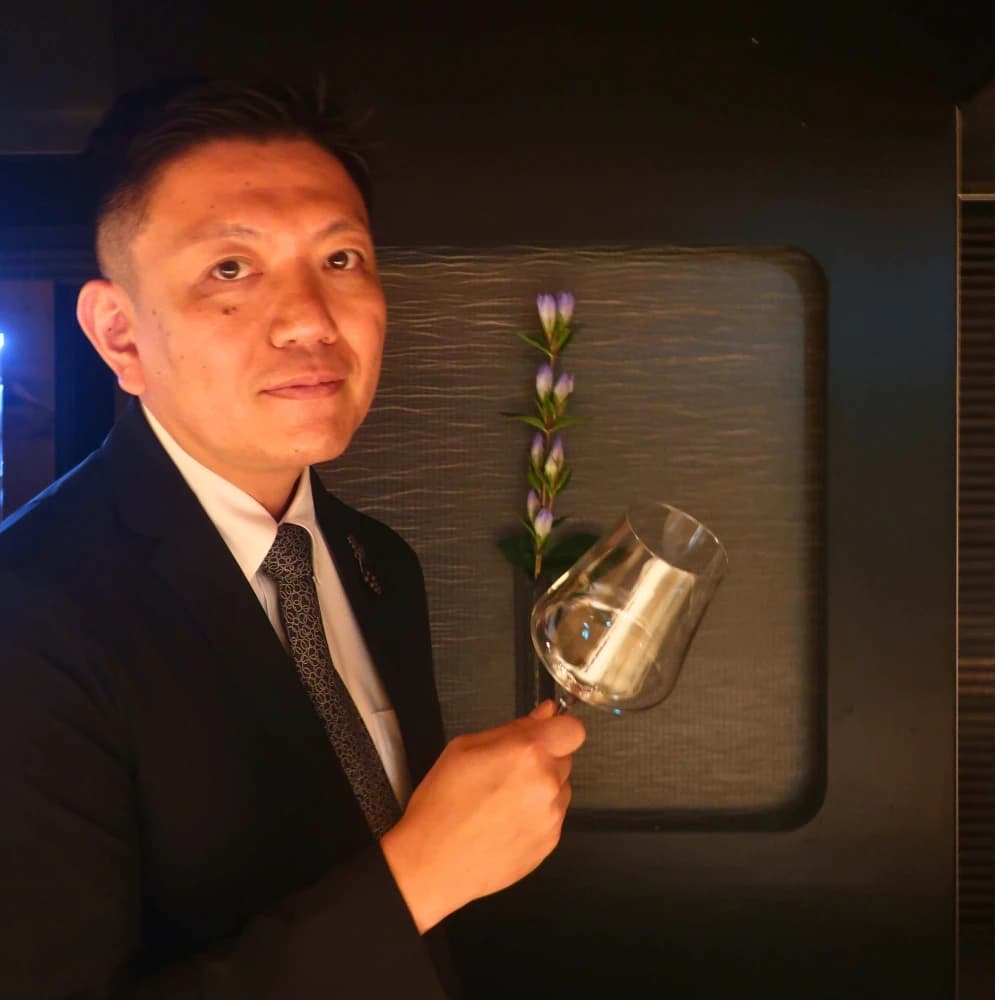 Yasutaka Shibata, English-speaking general manager and sommelier of Kobe Beef Kappo Jigen